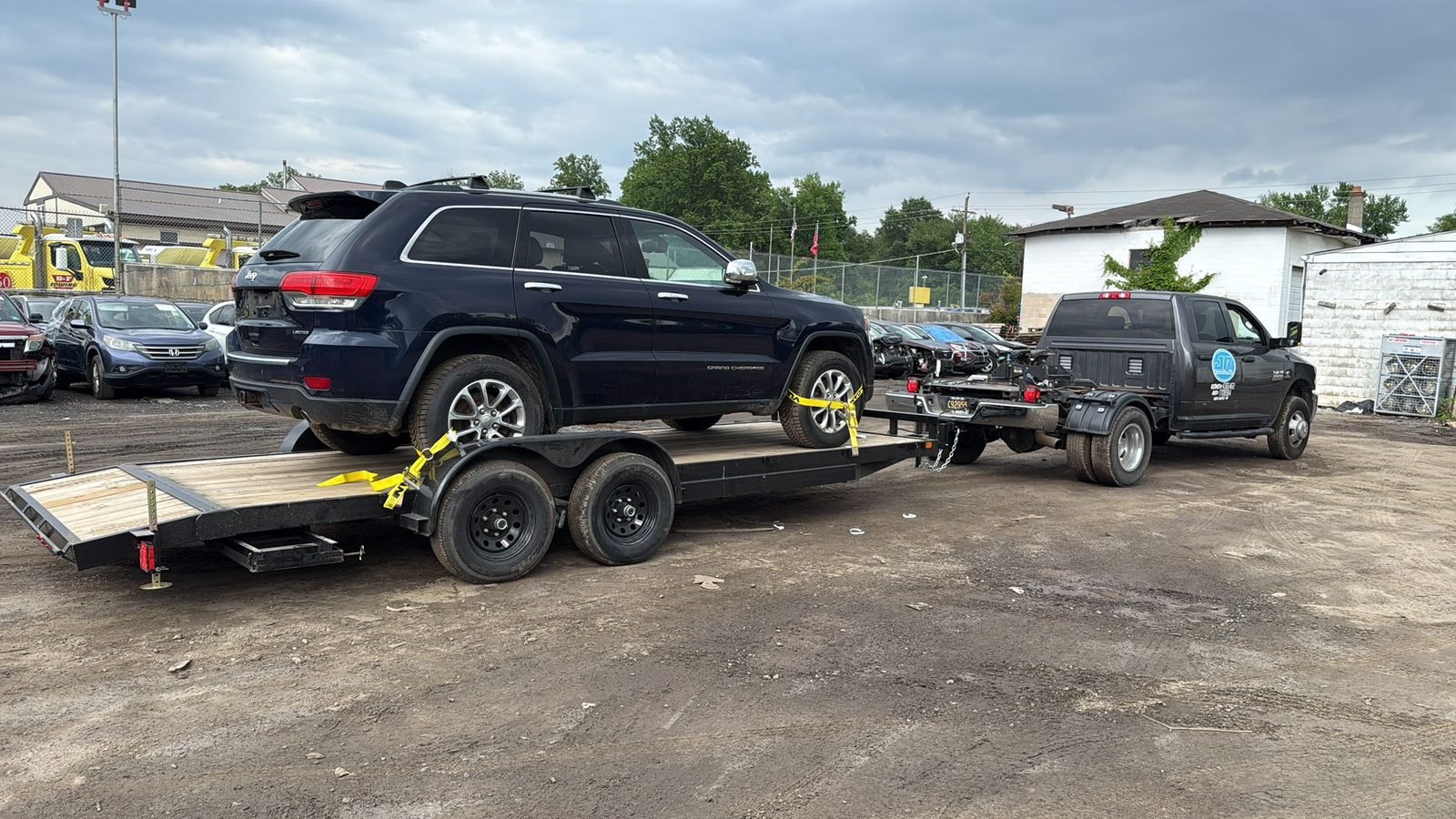 Vehículo cargado en trailer JRAutocarriers